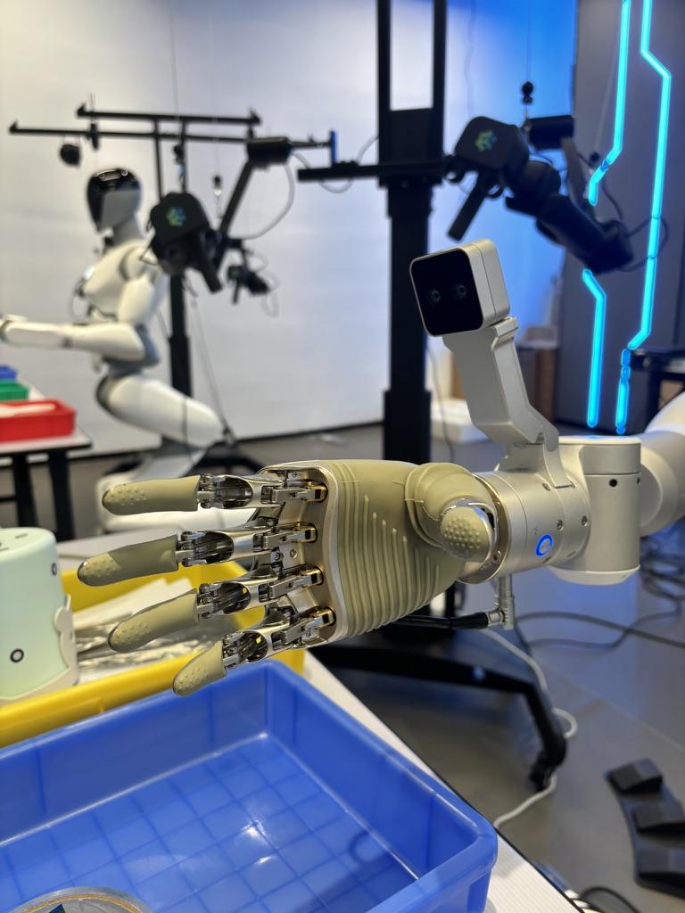 AI² Robotics 智平方 Alphabot 2 image 1
