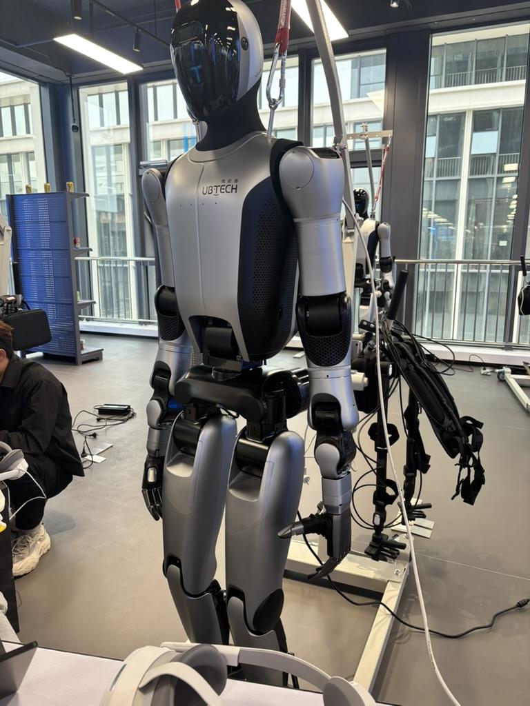 UBTech 优必选 Walker S2 image 1